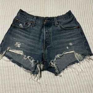 LEVI’S jean shorts
